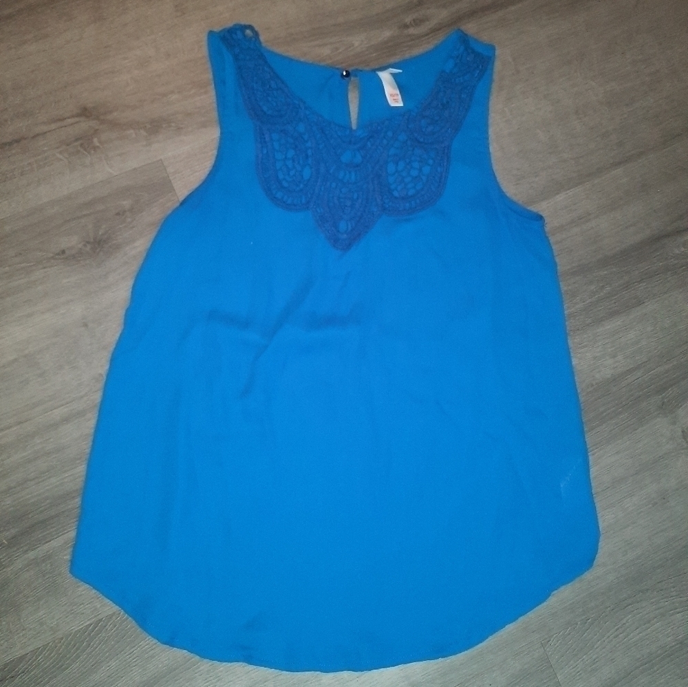 Xhilaration Crochet Neckline Flowy Tank Top